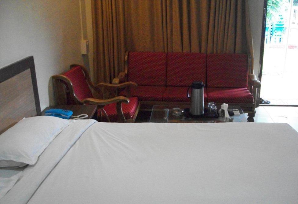 7 Apple Resort Lonavala Room photo